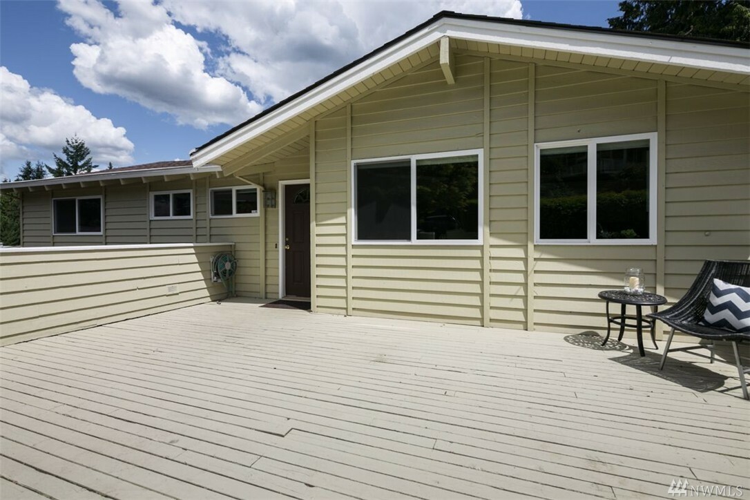 Property Photo:  5449 NE 200th Place  WA 98155 