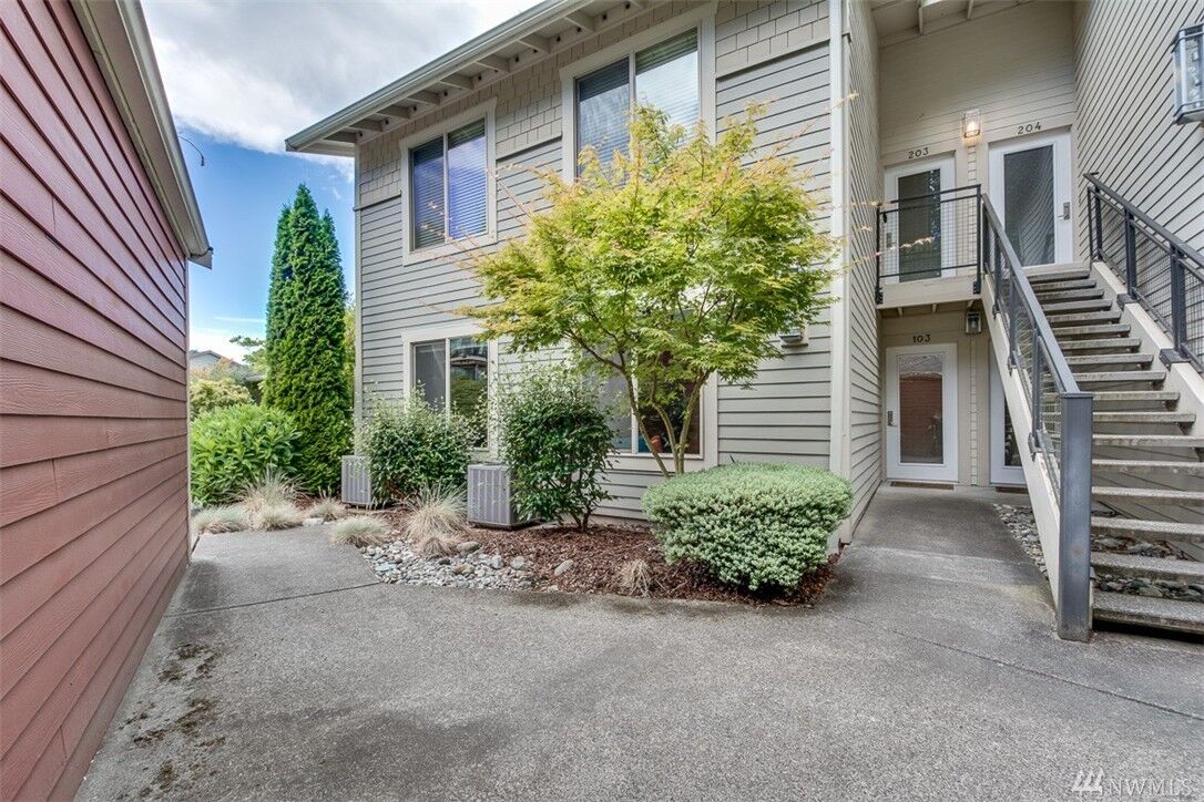 Property Photo:  4310 Blue Heron Cir 103  WA 98221 