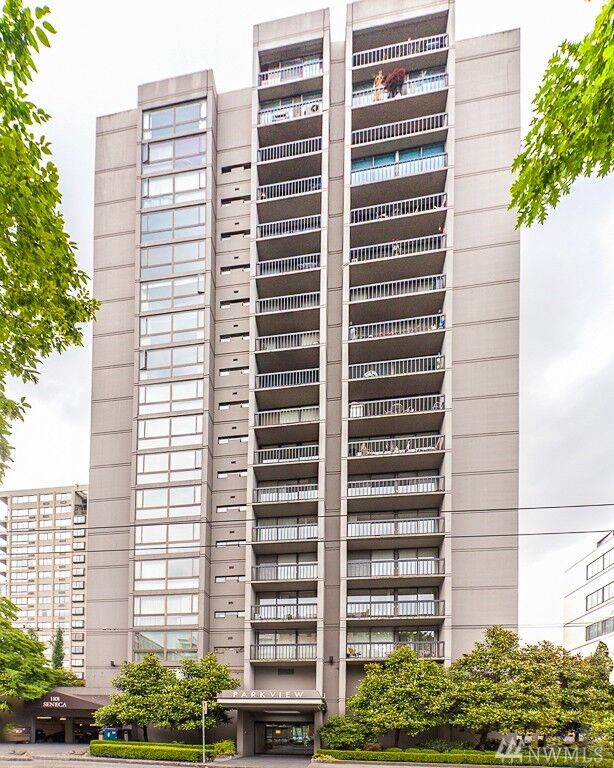 Property Photo: 1101 Seneca St 803 WA 98101