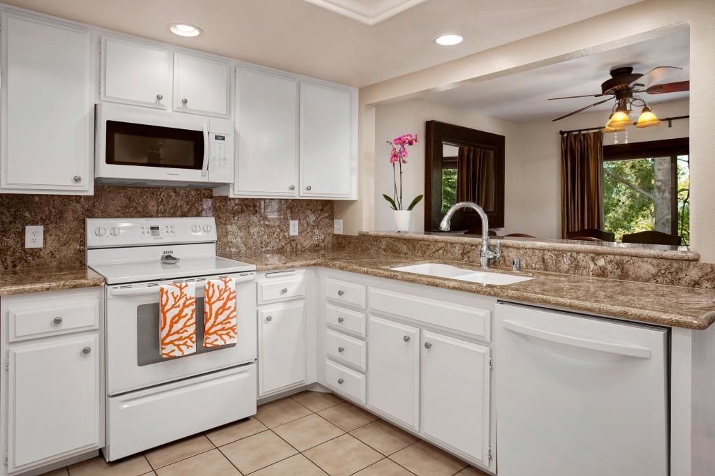 Property Photo: 3123 Avenida Topanga CA 92009