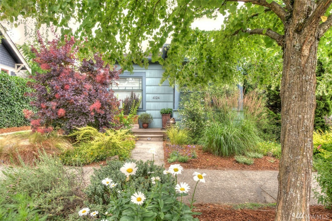 Property Photo:  4124 Evanston Ave N  WA 98103 