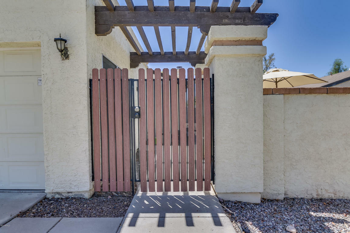 Property Photo:  630 E Jensen Street 126  AZ 85203 