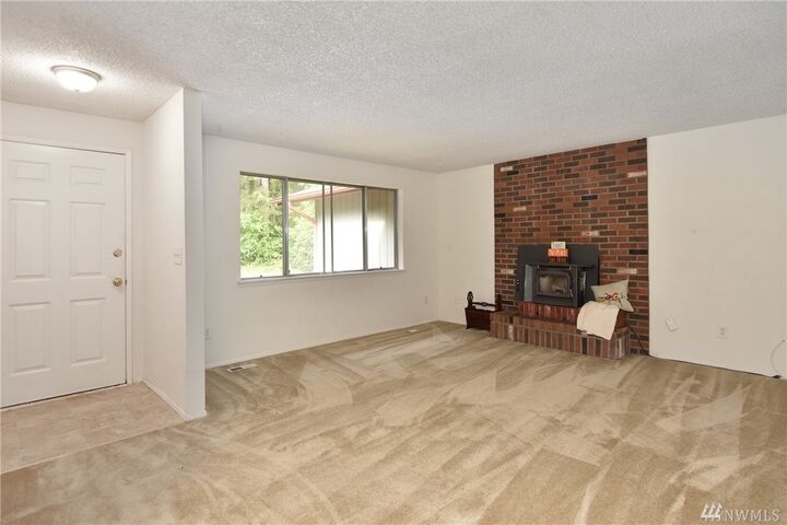 Property Photo: 18015 S Tapps Dr E WA 98391
