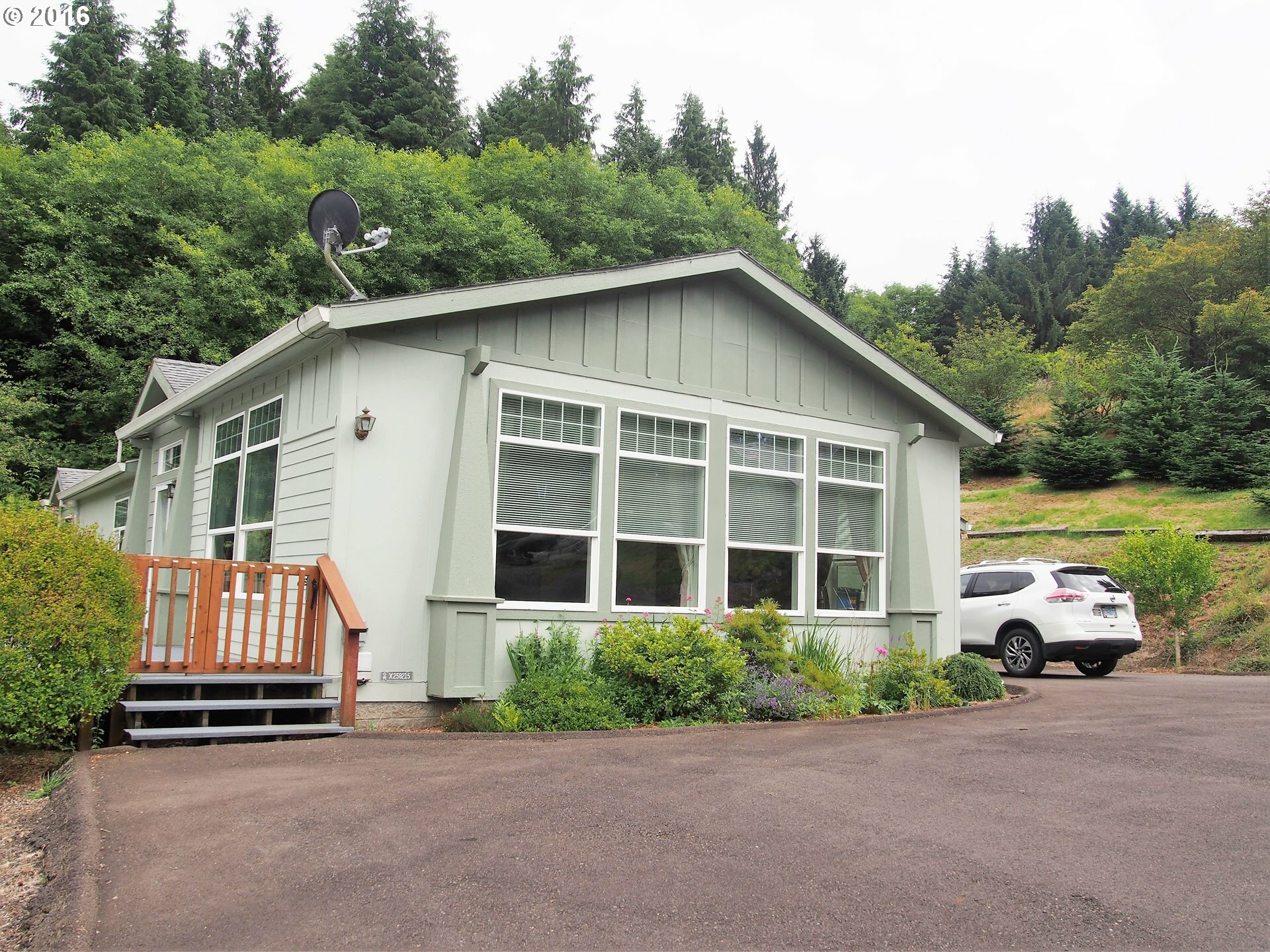 Property Photo:  14215 Campground St  OR 97112 