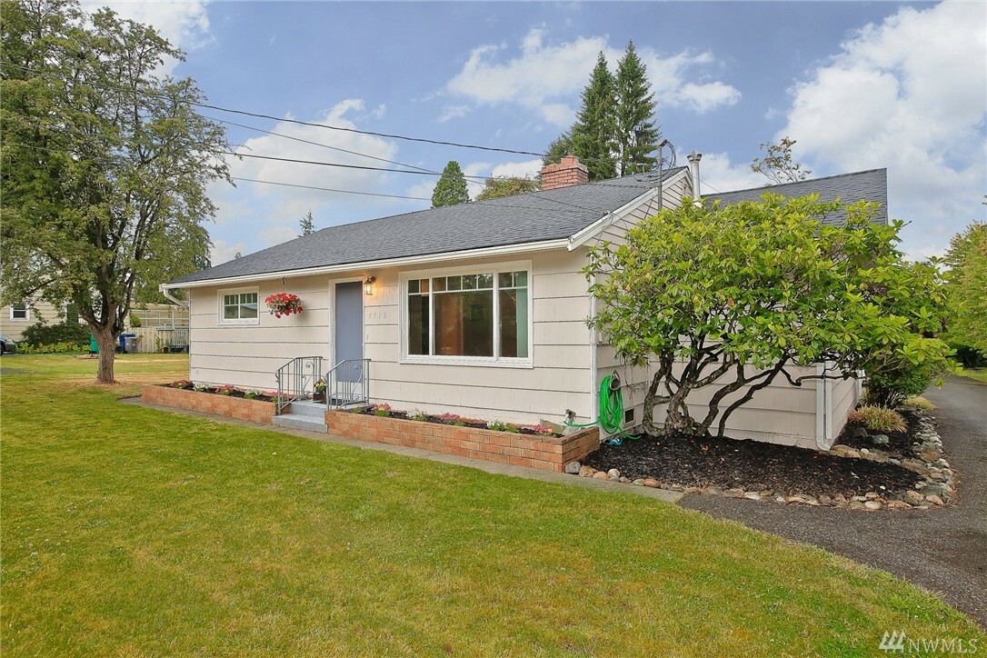 4715 212th St SW  Lynnwood WA 98036 photo