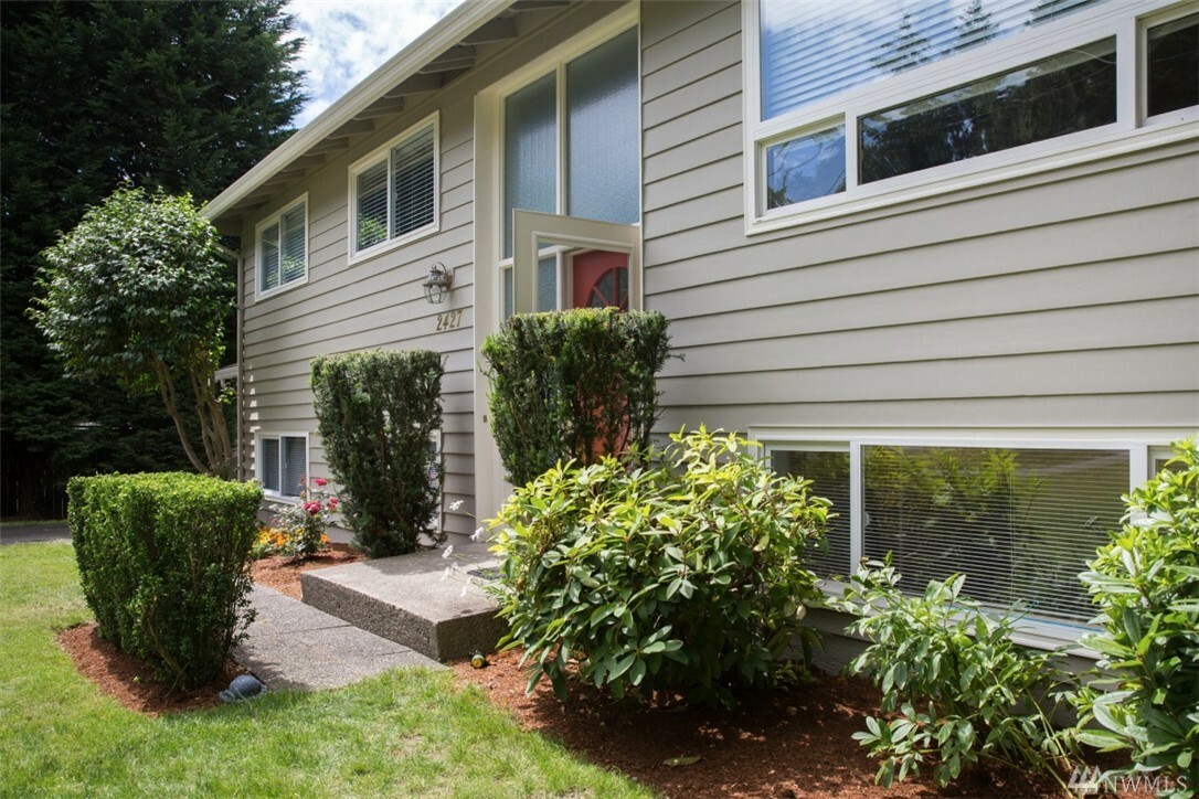 Property Photo:  2427 138th Ave SE  WA 98005 