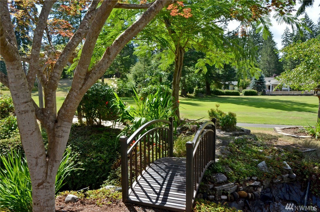 Property Photo:  341 E Country Club Dr  WA 98524 