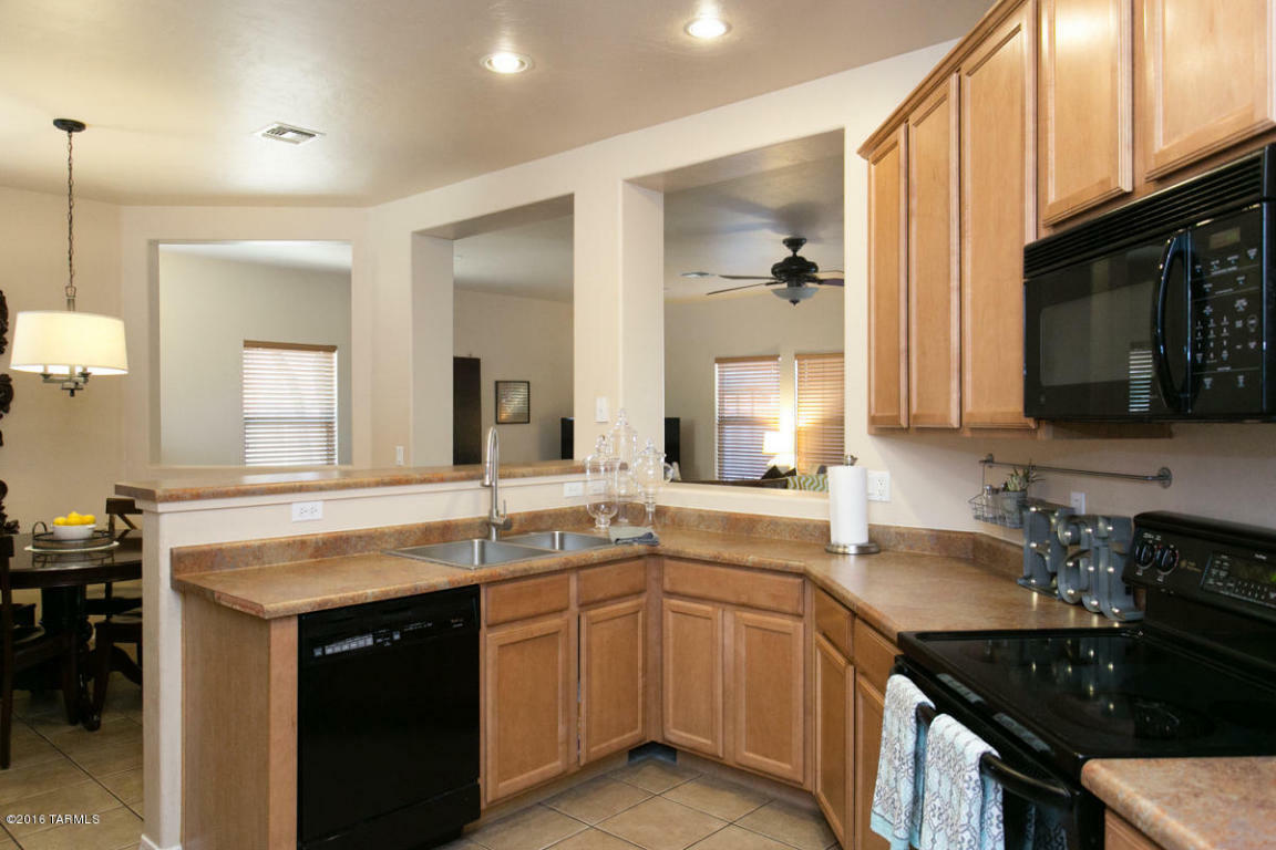 Property Photo: 8470 N Avenida De La Bellota AZ 85742