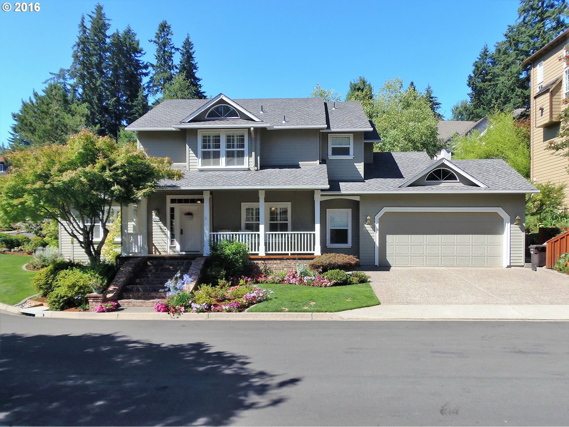 Property Photo: 1327 Jay Ct OR 97068