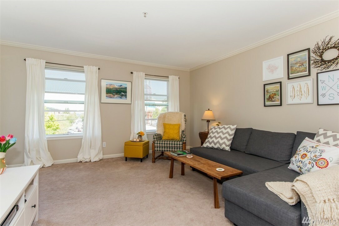 Property Photo:  1417 Queen Anne Ave N 411  WA 98109 