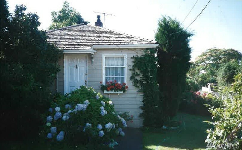 Property Photo:  119 12th Ave  WA 98033 