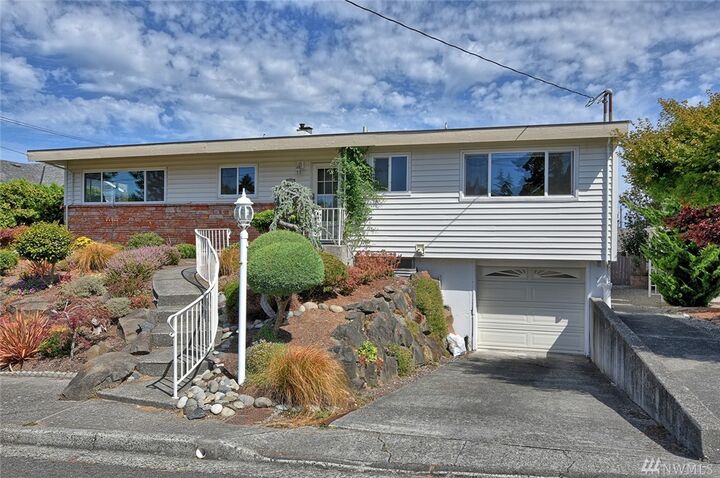 555 Hemlock Wy  Edmonds WA 98020 photo