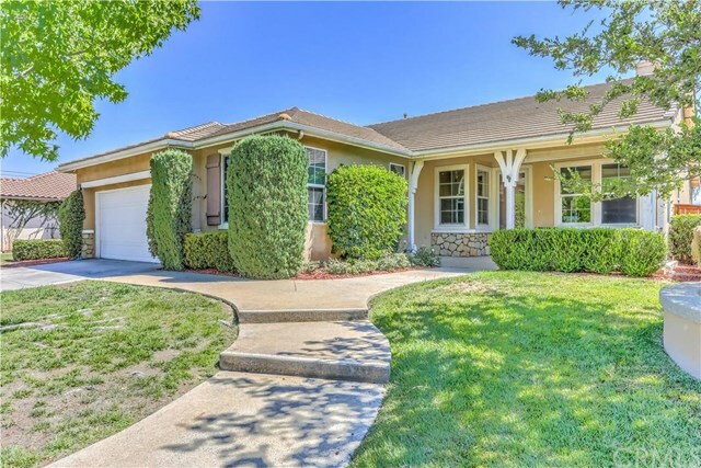 Property Photo:  23592 Bella Vista Road  CA 92883 