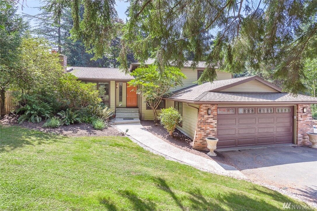 Property Photo:  23024 53rd Avenue SE  WA 98021 