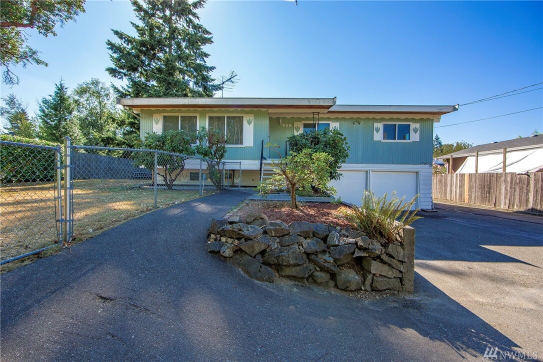 Property Photo: 845 S 112th St WA 98168