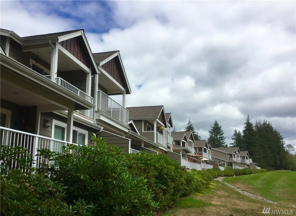 Property Photo:  211 E Sterling Dr D-12  WA 98524 