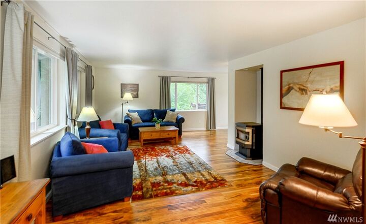 Property Photo:  23213 39th Ave SE  WA 98021 
