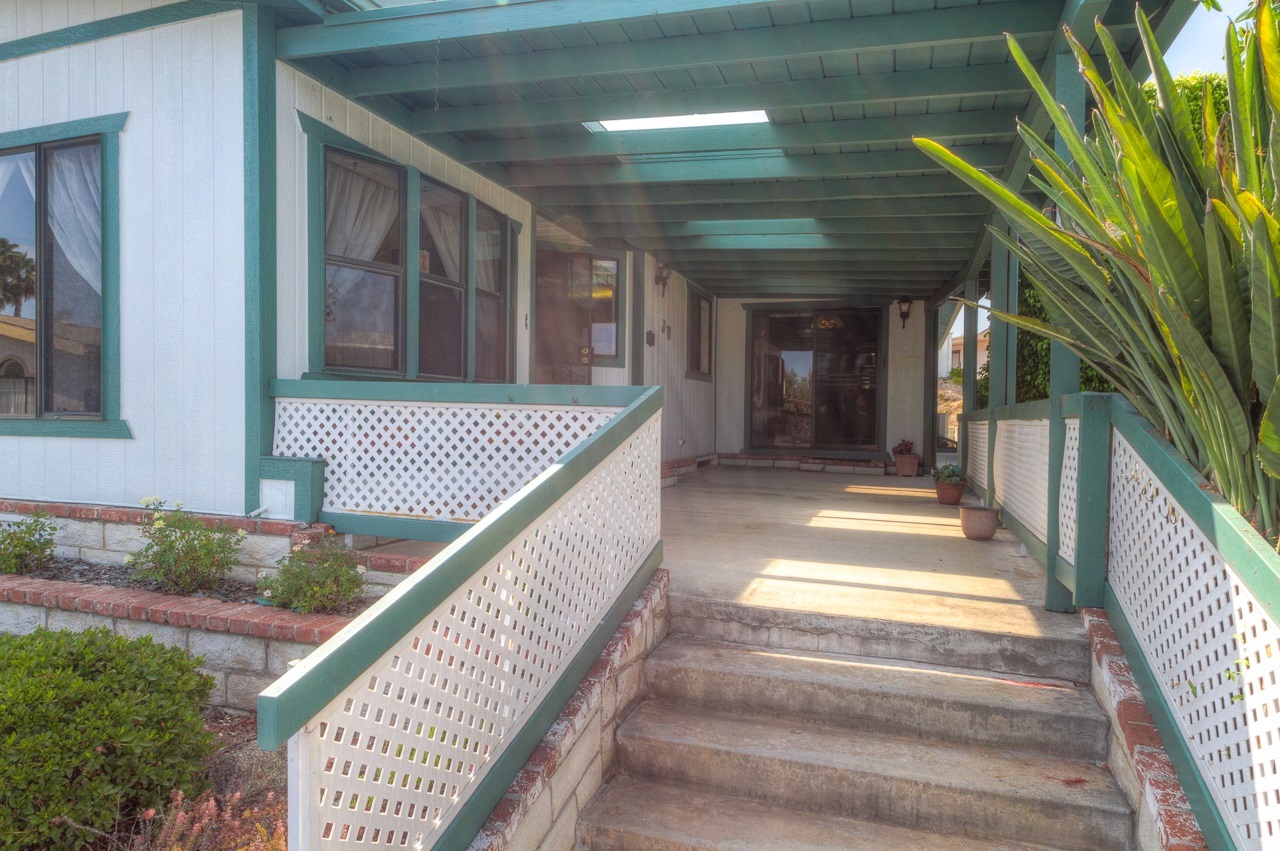 Property Photo:  617 Via Santa Paulo  CA 92081 