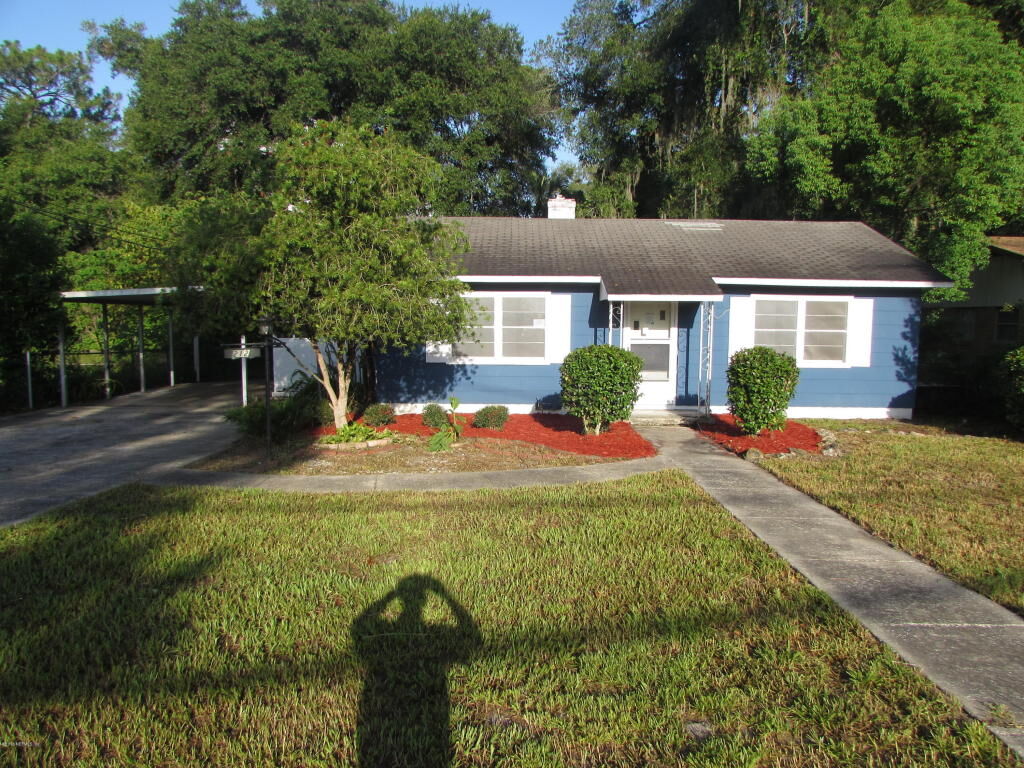 Property Photo: 212 Husson Avenue FL 32177