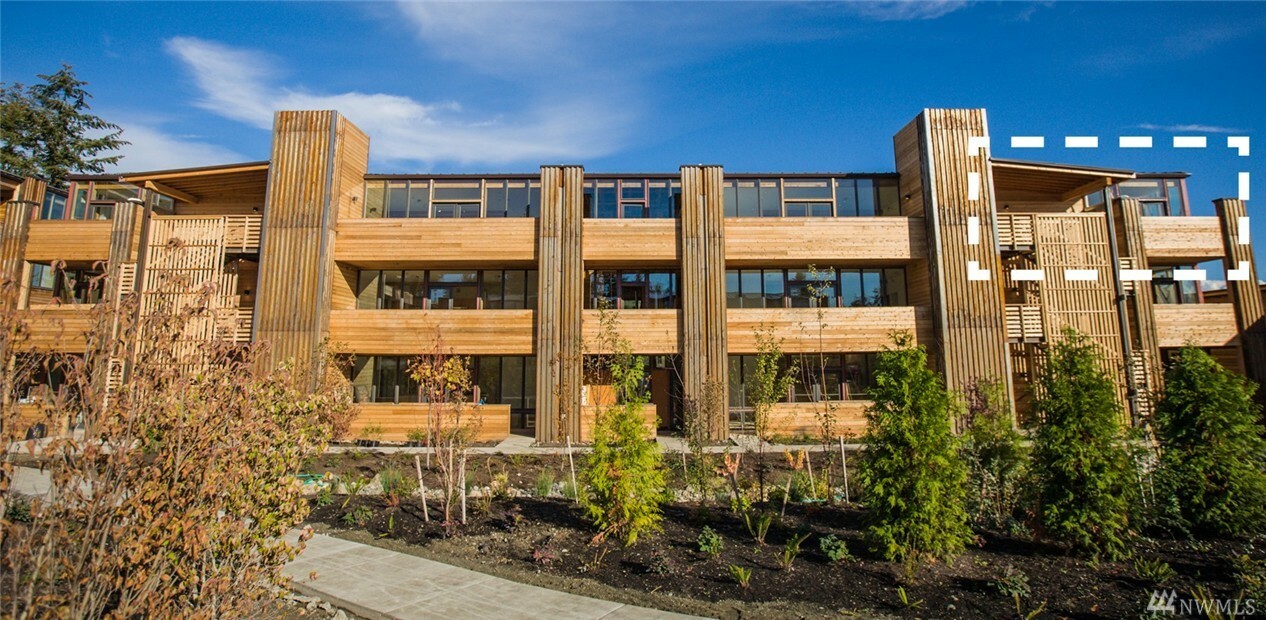 Property Photo:  465 Ambrose Lane NW D305  WA 98110 
