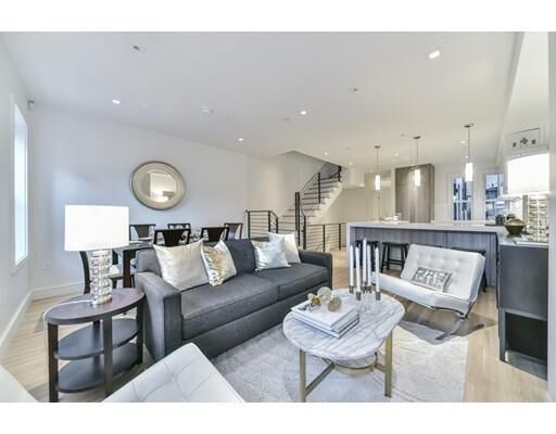 Property Photo:  38 South Russell St 4D  MA 02114 