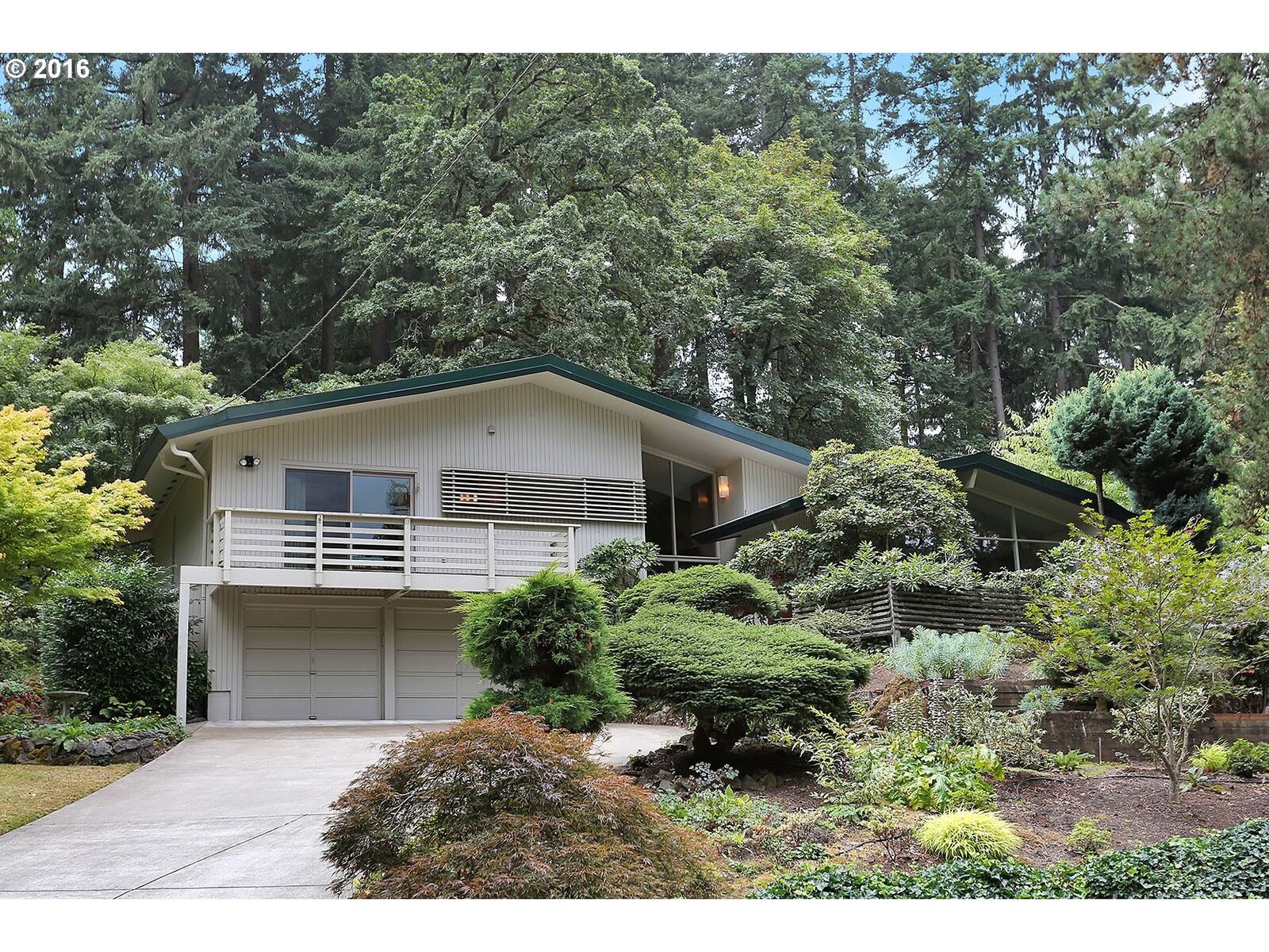 Property Photo:  2600 Park Rd  OR 97034 