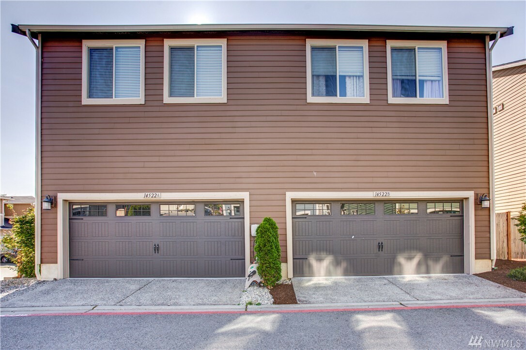 Property Photo: 14522 15th Park W B WA 98087