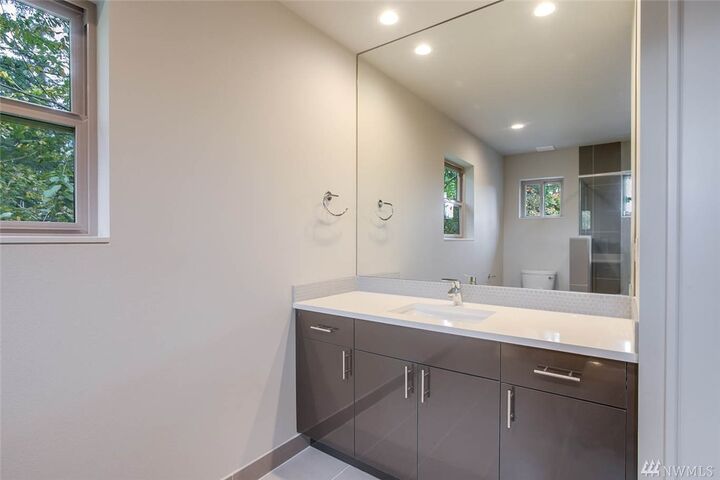 Property Photo: 722 Pierce Ave NE WA 98056