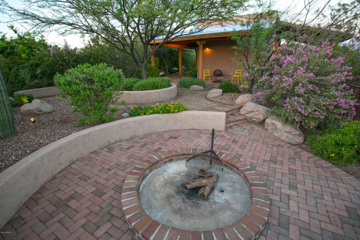 Property Photo: 5725 N Escondido Lane AZ 85704