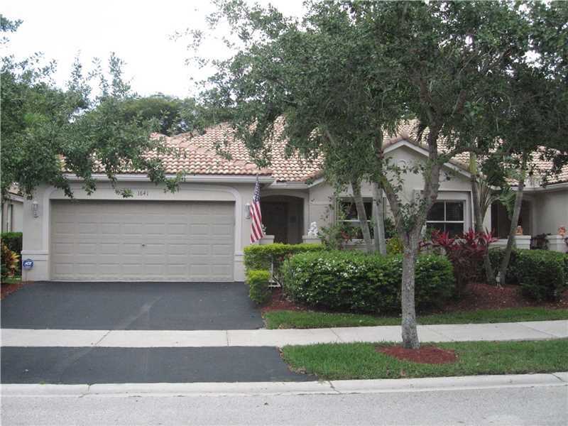 Property Photo:  1641 Zenith Way 1641  FL 33327 