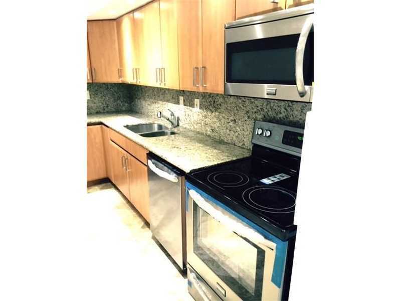 Property Photo: 3731 N Country Club Dr 526 FL 33180