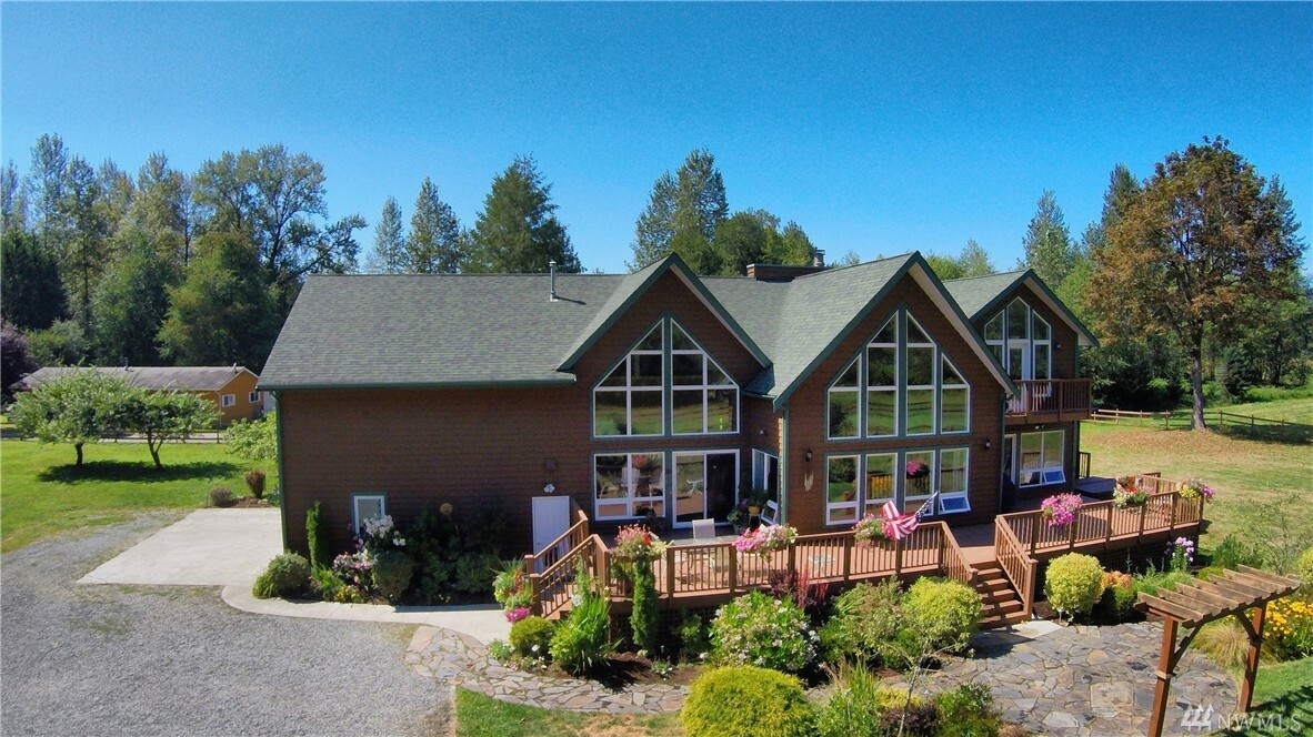 Property Photo: 42612 SE 102nd St WA 98045