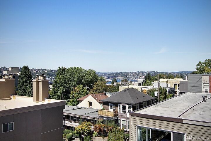 Property Photo:  601 Belmont Ave E F3  WA 98102 