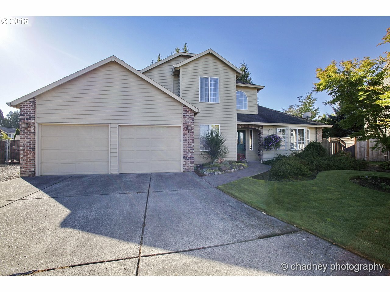 Property Photo:  4502 SE 32nd Ct  OR 97080 