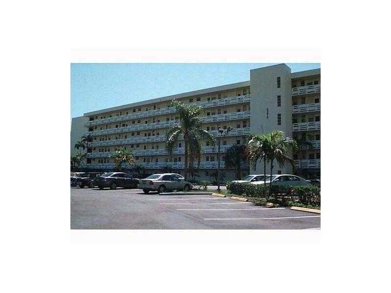 Property Photo: 3010 Marcos Dr R-214 FL 33160