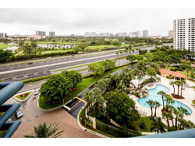 Property Photo: 3300 NE 191 St 1211 FL 33180