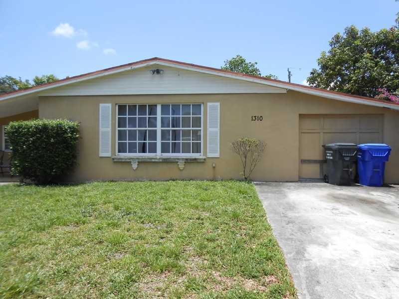 Property Photo: 1310 NW 73rd Wy FL 33024