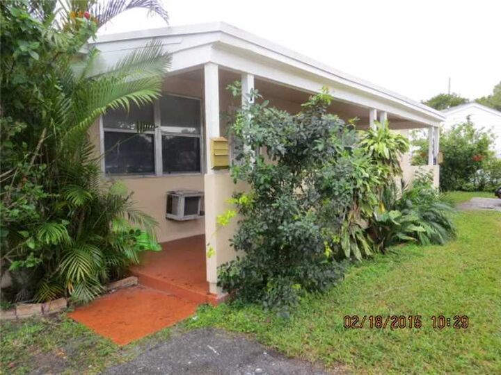 1466 NE 135 St  North Miami FL 33161 photo