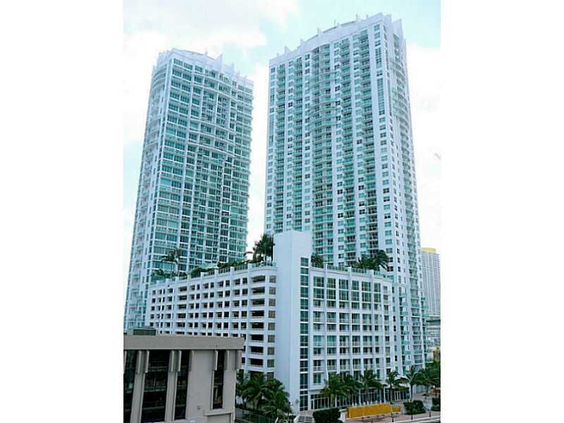 Property Photo: 41 SE 5 St 802 FL 33131
