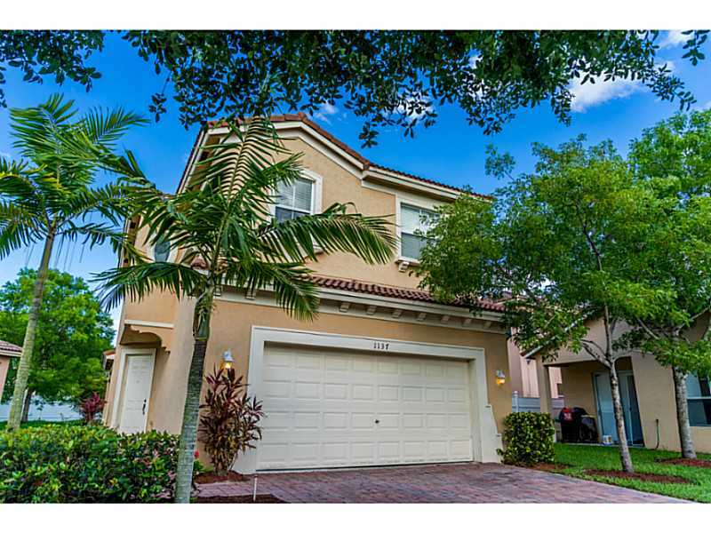 Property Photo: 1137 NE 39 Av FL 33033