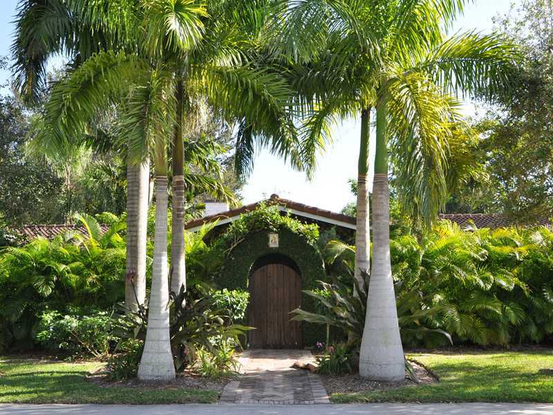 Property Photo: 2755 SW 58 Av FL 33155
