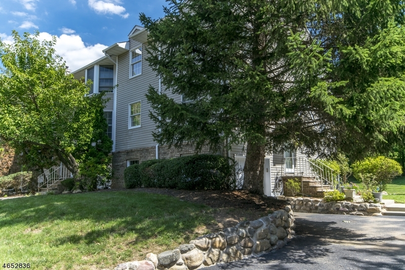 Property Photo:  7 Brookstone Cir  NJ 07950 