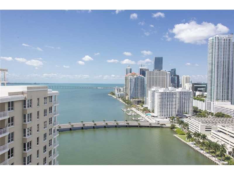 Property Photo:  
