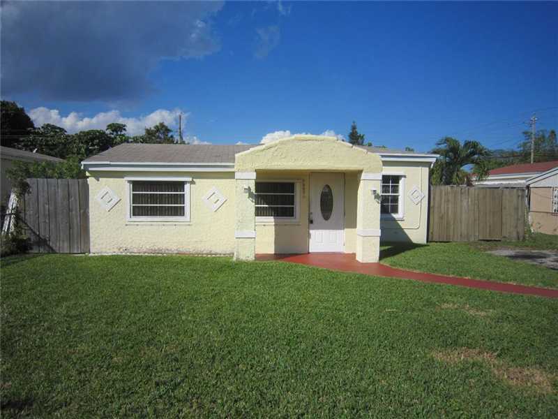 Property Photo: 1687 NE 180 St FL 33162
