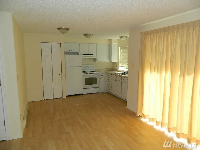 Property Photo:  1930 Lawrence St C 1  WA 98368 