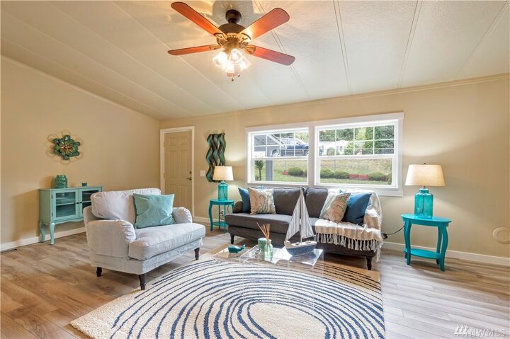 Property Photo: 899 S Patricia Ann Dr WA 98282