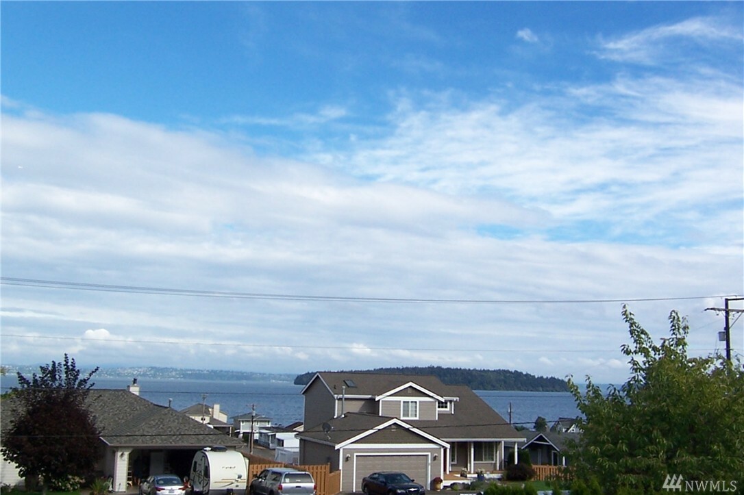 Property Photo:  7914 Beach Dr E  WA 98366 