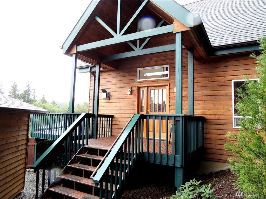 Property Photo: 459 Klickitat Dr WA 98257