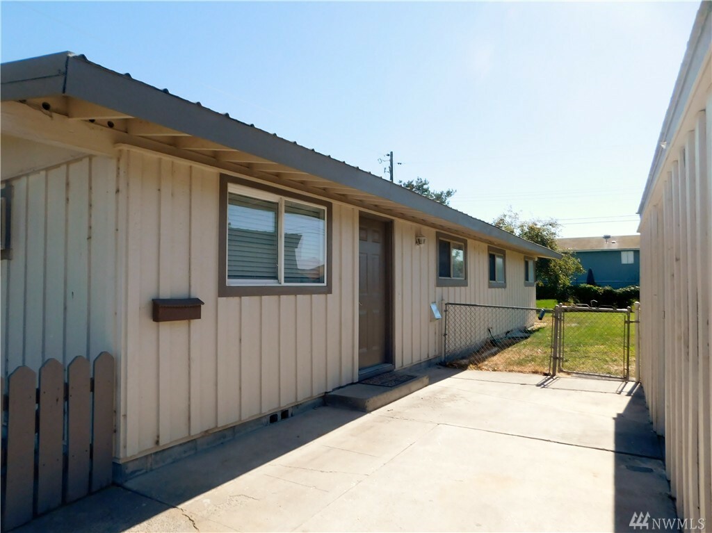 138 S Gibby Road  Moses Lake WA 98837 photo