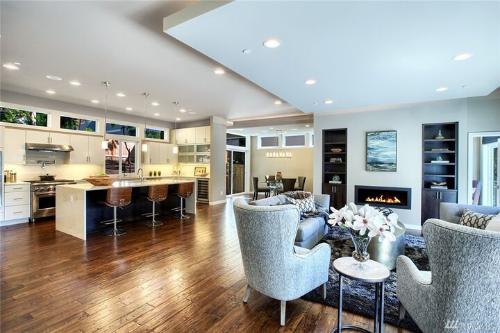 Property Photo:  1026 106th Ave SE  WA 98004 